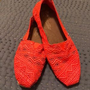 TOMS neon lace pattern shoe